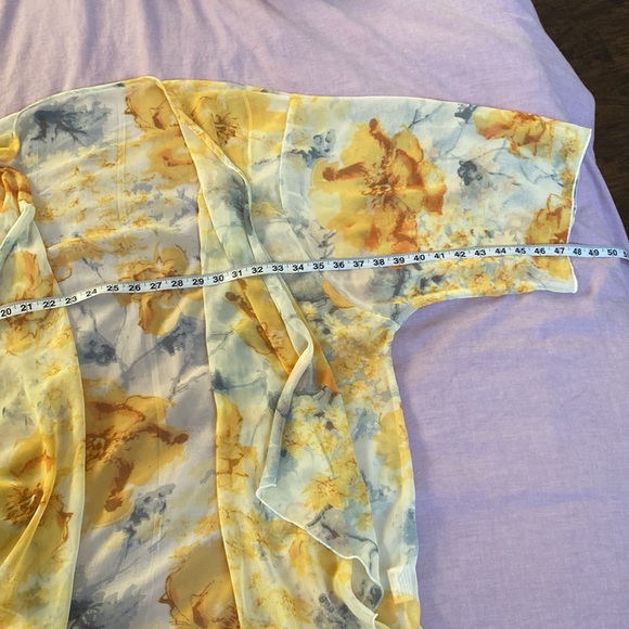 Beach coverup - Picture 5 of 9